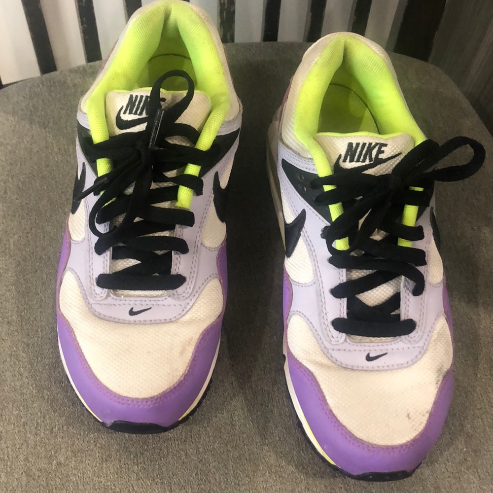 Used Nike Air Max Size 7.5